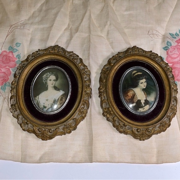 Vintage Italy Home Decor Set Frames and Rose Linen - Picture 4 of 16